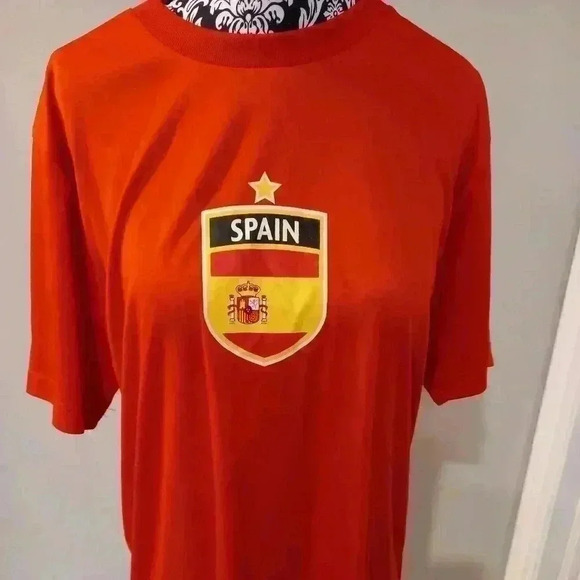 Spain  soccer shirt - Picture 1 of 5